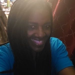 Meet your Posher, Cynthia